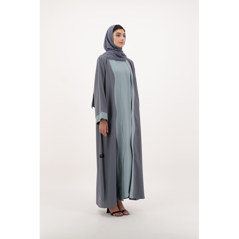 Wave patterned abaya