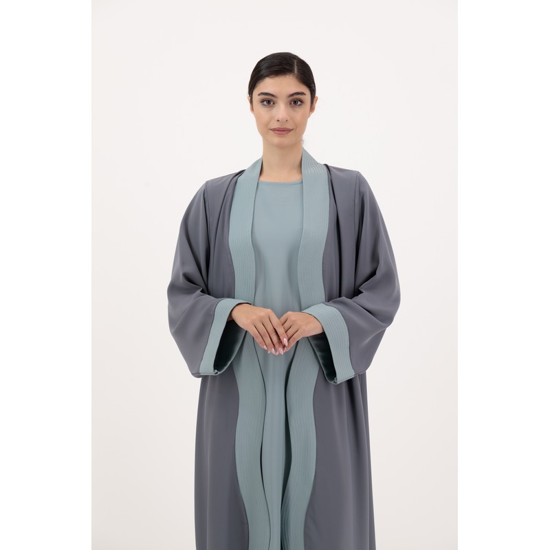Wave patterned abaya