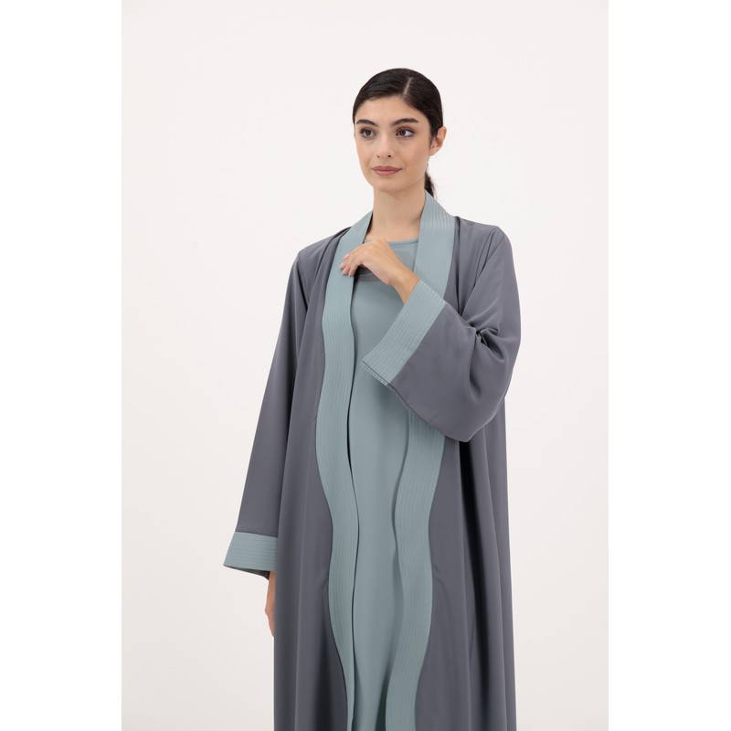 Wave patterned abaya