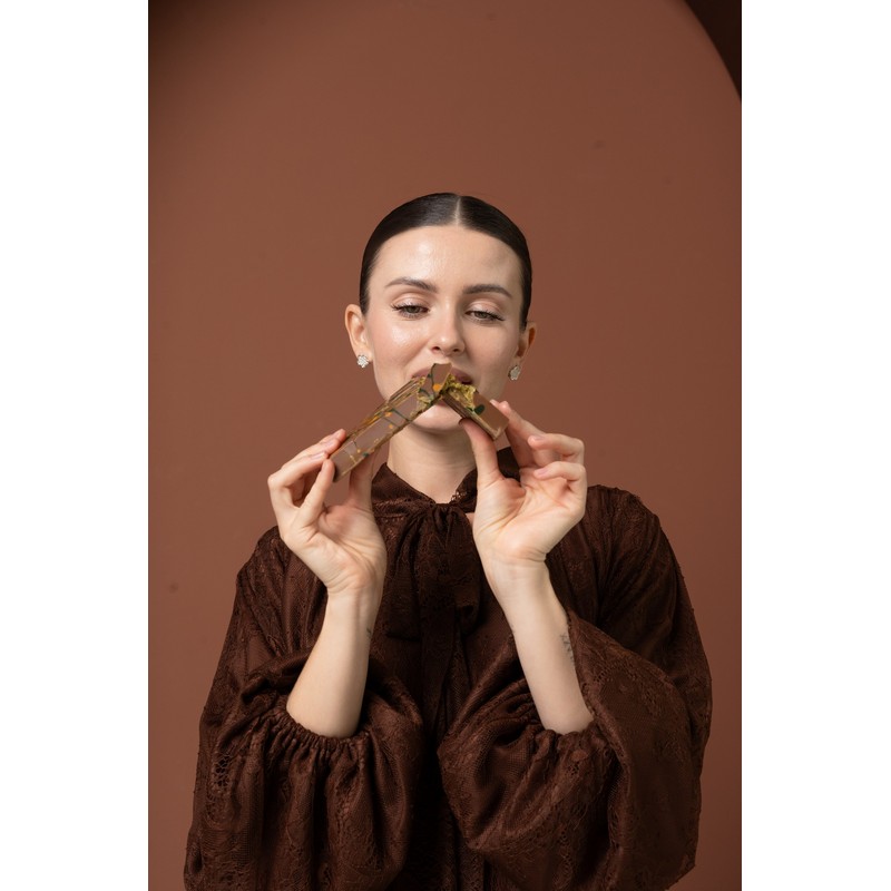 Dentelle marron fonce