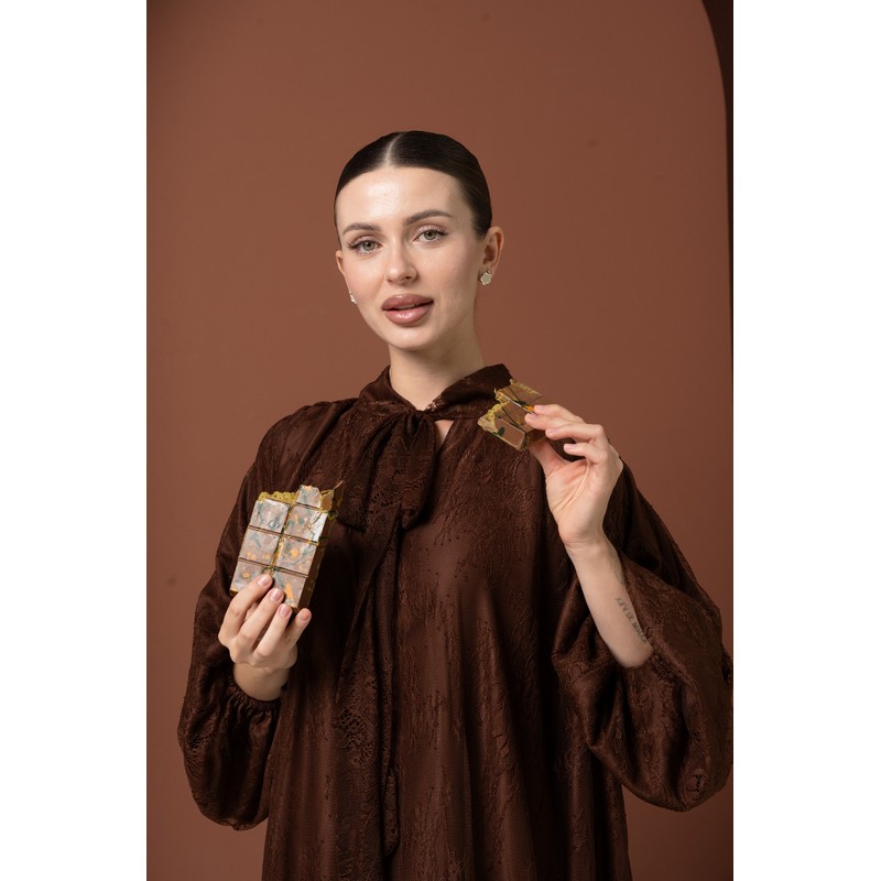 Dentelle marron fonce